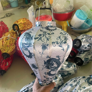 Faroles de Seda Vintage de Hoi An con Patrones Únicos y Acabado de Alto Brillo para Diseño de Interiores de Restaurantes de Lujo - Product Image 4