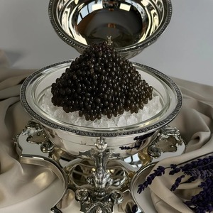 Elegante Servidor Redondo de Acero Inoxidable con Tapa para Bodas y Banquetes al Mejor Precio - Product Image 3
