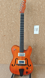 กีตาร์ไฟฟ้า <span class=keywords><strong>Fender</strong></span> Violinstyle แบบปรับแต่งได้สำหรับกีตาร์เทเลแคสเตอร์  หน้าไม้เมเปิลสลักลาย  ท็อปไม้สปรูซ  ทรงแจ๊สฮอลโลว์บอดี้  ทรงอาร์คท็อป  กีตาร์แจ๊ส - Product Image 4