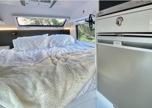 Caravane tout-terrain en fibre de verre avec cuisine, salle de bain et espace de couchage – Unité de camping - Product Image 3