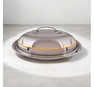 La casserole en métal apporte des performances de qualité professionnelle aux cuisines domestiques, idéale pour la préparation de repas et la cuisson en vrac. - Product Image 6