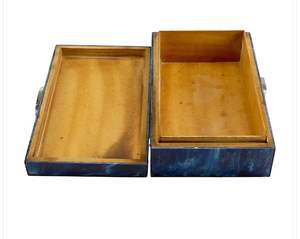 Caja organizadora de joyas de resina decorativa con detalles hechos a mano, diseño elegante, perfecta para guardar anillos, pendientes y collares. - Product Image 1