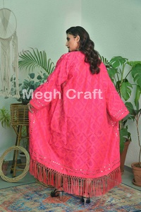 Kimono de seda con bordado de flecos a la moda para mujer, cómodo, estilo bohemio, ideal para la playa y como cubre-bikini. - Product Image 2