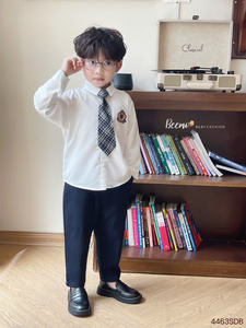 ชุดเสื้อผ้าเด็กเล็กคุณภาพสูง ชุดนักเรียนชายหญิง เสื้อปักโลโก้ 3 ชิ้น ชุดเสื้อผ้าเด็กเล็ก - Product Image 3