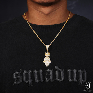 Pendentif Hip Hop Iced Out en Argent Sterling 925 Plaqué Or avec Moissanite et Motif Main de Hamsa Couronnée - Product Image 2