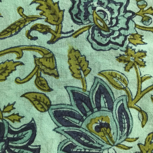 ผ้าฝ้ายพิมพ์ลายด้วยมือ สีเขียวมิ้นท์ พื้นลายดอกบุตะ |   งานพิมพ์ลายแบบดั้งเดิมของอินเดียสไตล์กัลัมคารี - Product Image 2