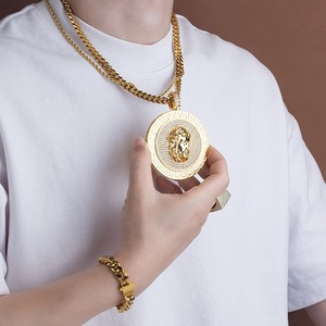 Colgante Personalizado con Letra en Forma Redonda, Estilo Hip Hop, Chapado en Oro de 18K, Colgante de Doble Capa con Retrato de Jesús, Joyería - Product Image 2