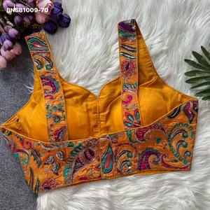 Colección de blusas sin mangas de crepé de excelente calidad y aspecto elegante con bordados, fabricante de la India. - Product Image 5