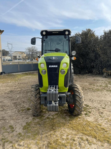 Tracteur agricole Claas Nexus 230 V-E - Product Image 2