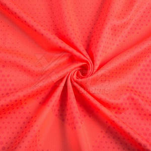 Camiseta y pantalones cortos de fútbol hechos con tela de alto rendimiento diseñada para mejorar el flujo de aire y máxima comodidad del jugador. - Product Image 6