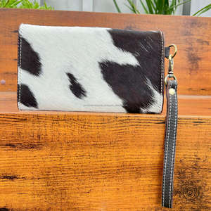 กระเป๋าคลัทช์ลายดอกไม้หนังวัวแท้แท้ทำมือสำหรับผู้หญิงกระเป๋าสตางค์เครื่องมือสไตล์ตะวันตกที่มีดีไซน์แกะสลักหินเทอร์ควอยซ์ - Product Image 5