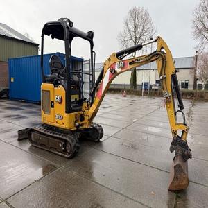 Miniexcavadora CAT 301.7 CR duradera con sistema hidráulico avanzado que garantiza una fuerte fuerza de excavación y una excelente eficiencia de combustible - Product Image 4