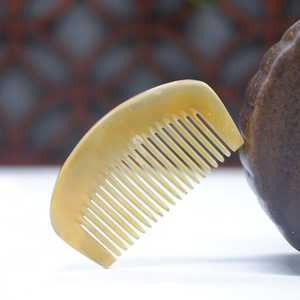 Peines de Cuerno de Vaca Pulidos con Dientes Lisos, Ecológicos, Hechos a Mano, Diseño Moderno para Uso Doméstico a un Precio Muy Económico - Product Image 6