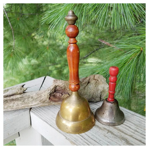 Messing-Handglocke Trendige Hochwertige Goldene Handglocken Hängende Dekorative Messing-Türglocke Bestseller Handglocke - Product Image 1
