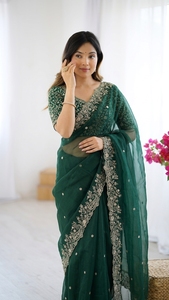 Sari en soie vert émeraude AARA Fashion avec broderie argentée pour femmes, tenue de mariage indienne traditionnelle, longueur au sol - Product Image 2