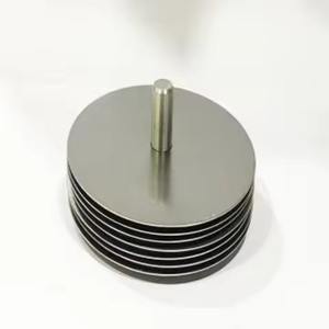 Ensemble de sous-verres décoratifs en métal pour la présentation des boissons, protection de surface moderne - Product Image 1