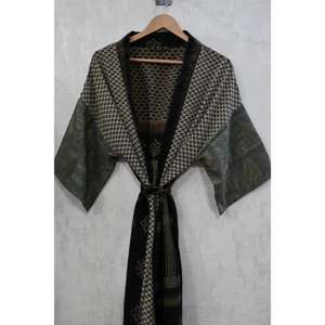 Kimono Largo Vintage de Seda con Parches, Estilo Boho, Hecho a Mano, Estampado - Product Image 3