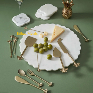 Juego de 3 cuchillos para queso de latón antiguo martillado, cuchillos de acero inoxidable con mango de latón - Product Image 1