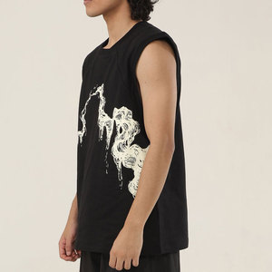 เสื้อยืดแขนกุดคอกลมผู้ชาย ลายพิมพ์หยดน้ำ ทรงปกติ สไตล์สตรีท ดีไซน์โลโก้ด้านหน้า - Product Image 5