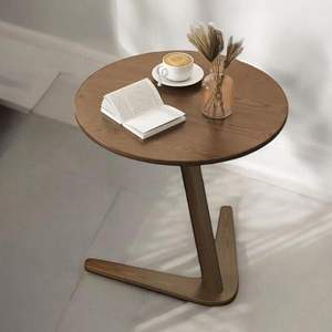 Table d'appoint en bois faite à la main, conçue avec attention aux détails, utilisant du bois de qualité et des techniques traditionnelles - Product Image 1