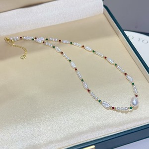 Collier baroque à perles de sept couleurs de style européen américain, collier de perles bohème tendance simple et élégant - Product Image 1