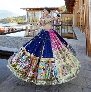Lehenga Choli de Seda Multicolor de Diseño para Mujer, para Navratri |   Vestido Tradicional para Fiesta Garba con Adornos de Espejos - Product Image 1