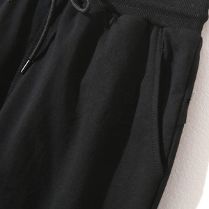 Short de course sportif en coton respirant taille haute pour femmes avec tissu brillant et design uni - Product Image 5