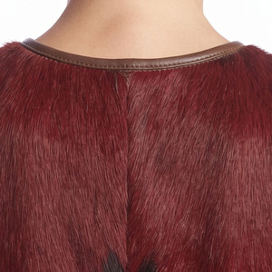 เสื้อกั๊กหนังวัวแท้สำหรับผู้หญิง แบบมีซิป คอวี แต่งขนวัว - Product Image 4