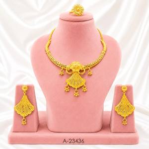 ชุดสร้อยคอและต่างหูชุบทอง 22K สำหรับผู้หญิง ลายดอกไม้ เครื่องประดับงานแต่งงานสุดคลาสสิก A-23433 - Product Image 3