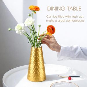 Vase à fleurs en métal martelé doré fait main, centre de table décoratif haut pour la maison, le salon, la salle à manger, le bureau, la décoration de mariage - Product Image 1