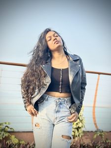 Custom Women's Top Grade Genuine <b>Leather</b> Crop Jacket OEM Round Collar Solid <b>Rivets</b> Design Embroidery Sheepskin <b>Leather</b> Jacket - Product Image 6