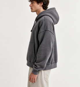Sweat à capuche oversize délavé style vintage avec coutures apparentes, cordon de serrage noué, poche frontale et poignets côtelés - Product Image 4