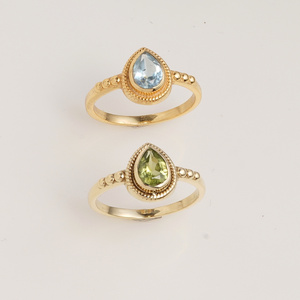 Anillo de Peridoto en Latón Natural, Banda con Cuentas, Estilo Moderno y Minimalista, Unisex, Elegante, con Gema Verde, Joyería Destacada - Product Image 4