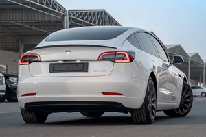 La Model 3 Performance - Product Image 4