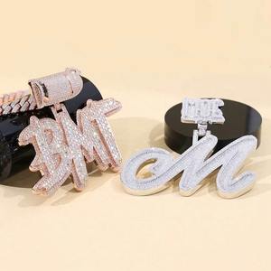 Collier élégant avec lettre en diamant, pendentif personnalisé avec initiales, bijoux pour anniversaire et mariage, disponible au meilleur prix - Product Image 5