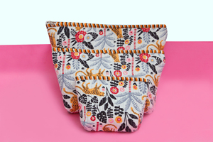 Custom Quilted Cotton <b>Toiletry</b> Bag Set Floral Makeup Pouch Travel Cosmetic Organizer Bag Zipper Cosmetic Case for Women. - Product Image 4