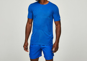 T-shirt en polyester à séchage rapide de qualité supérieure pour la salle de sport et l'entraînement physique - Product Image 6