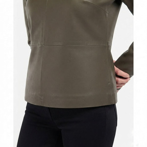 Camiseta de Cuero Genuino para Mujer, Formal, Premium, de Manga Larga, Cuello Redondo, con Logotipo Personalizado, Color Sólido - Product Image 6