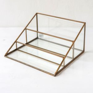 Organisateur de beauté décoratif en métal et verre avec panneaux transparents pour collection de pinceaux de maquillage, rouges à lèvres et parfums - Product Image 1