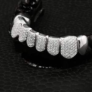 Grillz en alliage plaqué argent avec moissanite, incrustation micro de moissanite taille brillant rond, pour hommes, style Hip Hop, bijoux dentaires - Product Image 4