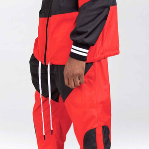 ชุดเซ็ตเสื้อแจ็คเก็ตมีฮู้ดพิมพ์ลายสำหรับผู้ชาย สไตล์ล่าสุดสำหรับฤดูหนาว กางเกงขาสั้นกันลม ขายส่ง ชุดวอร์มไนลอน แห้งเร็ว บริการ OEM ปี 2026 - Product Image 5
