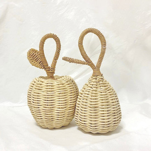 Top vente cloche shaker rotin en bois hochet de dentition bébé cadeau jouets faits à la main naturel secouant hochets - Product Image 2