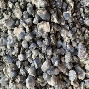 Saphir bleu brut naturel de l'Himalaya - Décoration de mariage et cadeau écologiques - Product Image 4