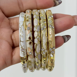Brazaletes de Joyería Hechos a Mano de Latón y Resina de Nuevo Diseño para Mujer, Brazaletes de Moda de la Mejor Calidad y Más Vendidos, Joyería para Mujer - Product Image 1
