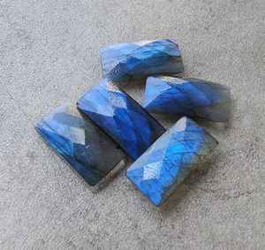 Labradorita Natural, Forma Rectangular Grande, Corte Briolette, Calibrada, Gema Suelta para Joyería - Product Image 1