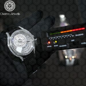 Reloj Unisex de Lujo Charm_Jewells, Caja Redonda de Acero Inoxidable de 40 mm, Cuarzo Analógico, Bisel con Diamantes, Correa de Cuero, Diseño Hueco - Product Image 6
