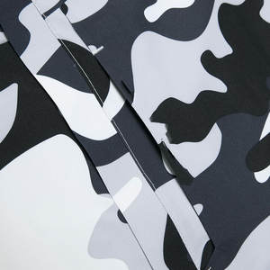 Veste coupe-vent à capuche zippée pour homme, personnalisée OEM, imprimée unie, en toile, imperméable, avec logo frontal, écologique et respirante - Product Image 3