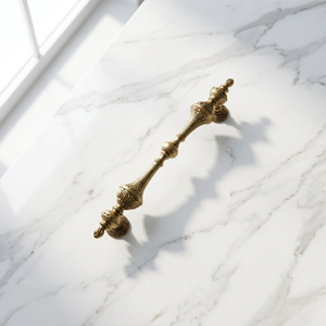 Poignée de tirage robuste en laiton massif de 26 pouces pour entrée principale |   Matériel de quincaillerie de porte résidentielle extérieure HI SAFE |   Finition PVD moderne - Product Image 2