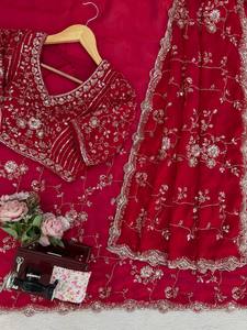 Sari traditionnel de créateur Reglance pour travaux de perles de soie, avec chemisier brodé assorti, travail de sequins tendance, séchage rapide - Product Image 3