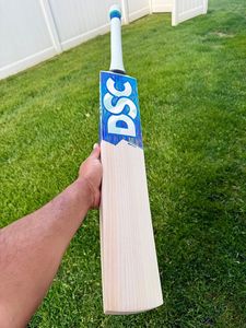 ไม้คริกเก็ต DSC BLU 550 ENGLISH WILLOW ด้ามสั้น - Product Image 1